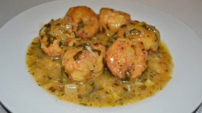 Albondigas de merluza en salsa verde