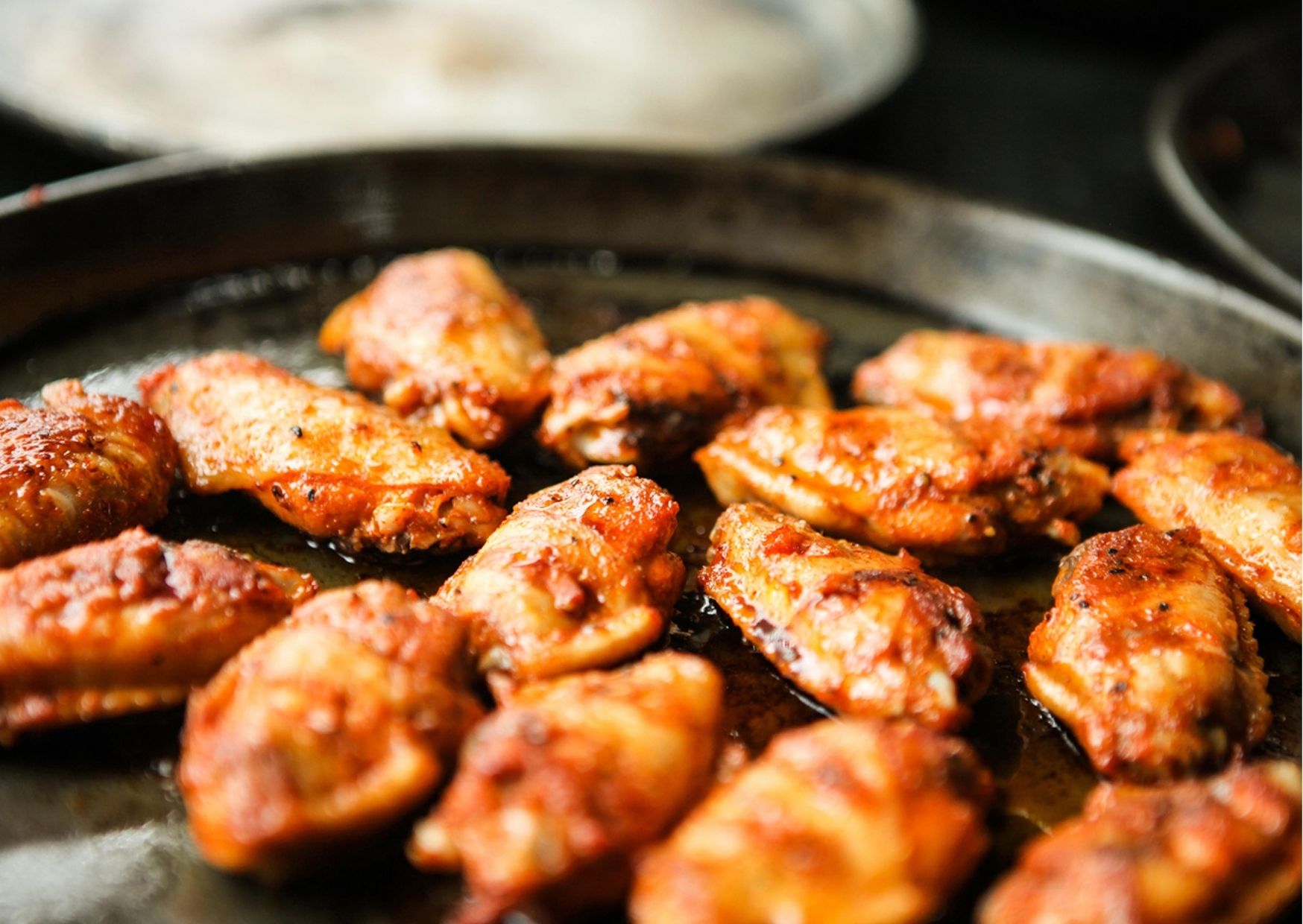 Pollo trozado y cocido con champaña